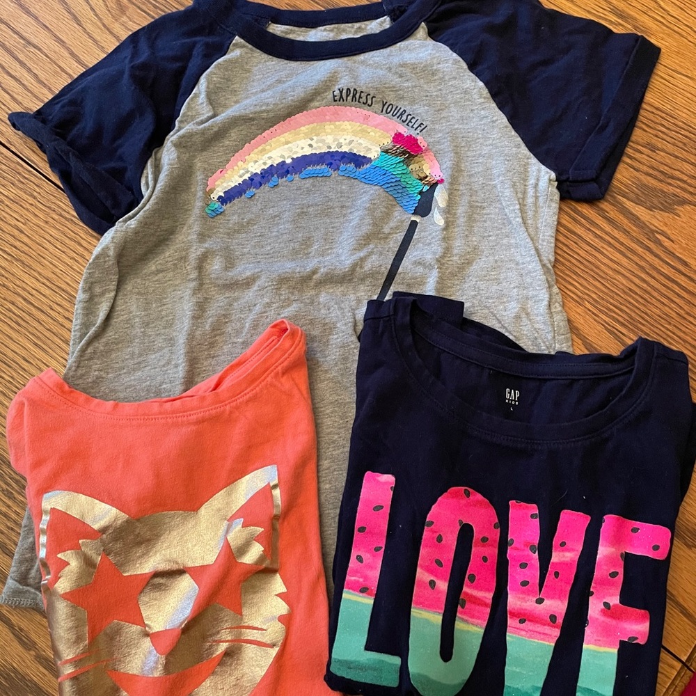 Gap T-shirts all size large shirt sleeves